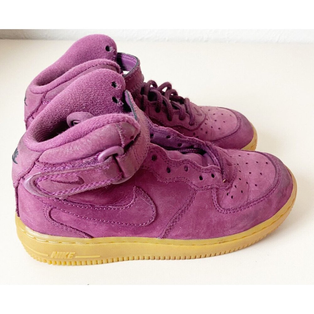 Nike Air Force 1 AHO756-600 Unisex Night Maroon Suede Sneakers Size 13C GUC